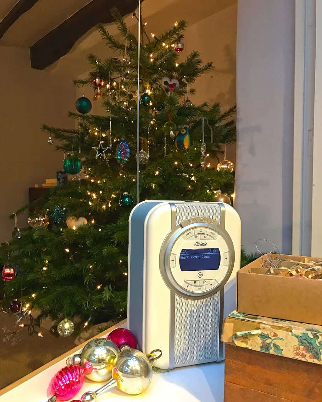 Decorating the Christmas Tree with the VQ Christie Radio