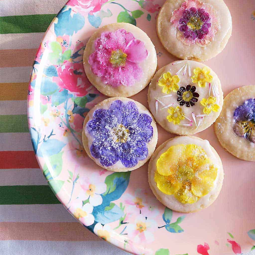 Recipe for Shortbread Biscuits with Edible Flowers