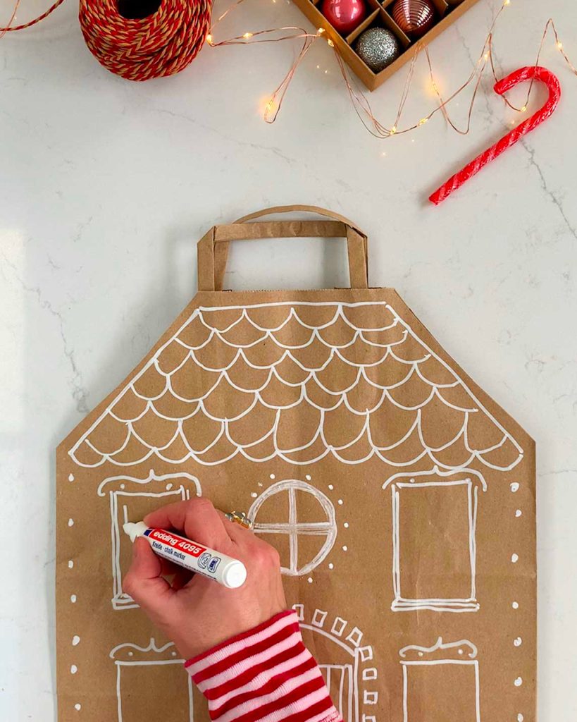 Christmas party games — creative giftwrapping