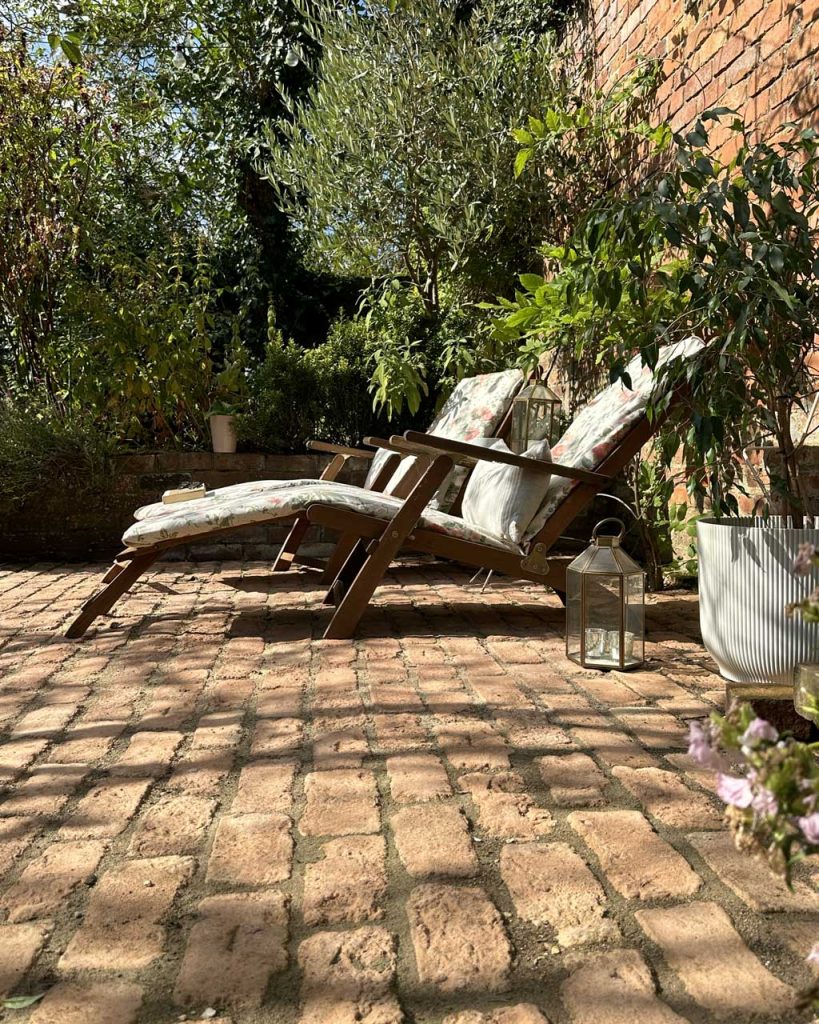 These are the perfect traditional paver slabs for our period property.